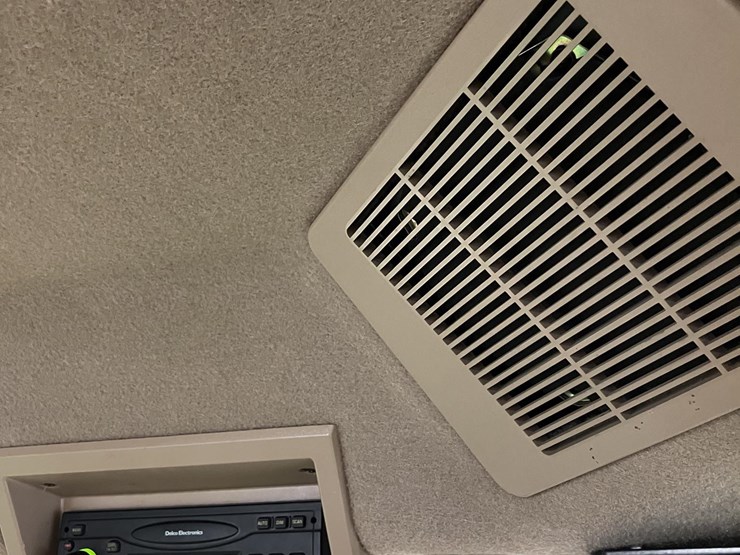 1998-john-deere-9300-image-35