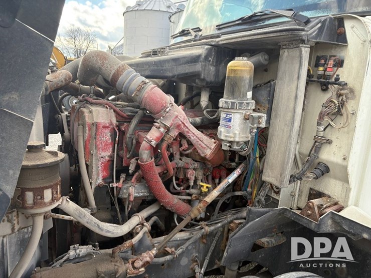 2006-ihc-9200i-truck-(pz14171,-unit-99451)-image-16