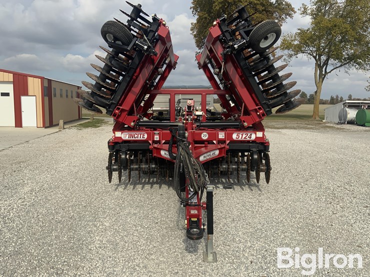 2025-mcfarlane-incite-tc-5124-drb-23'-5"-vertical-tillage-machine-image-2