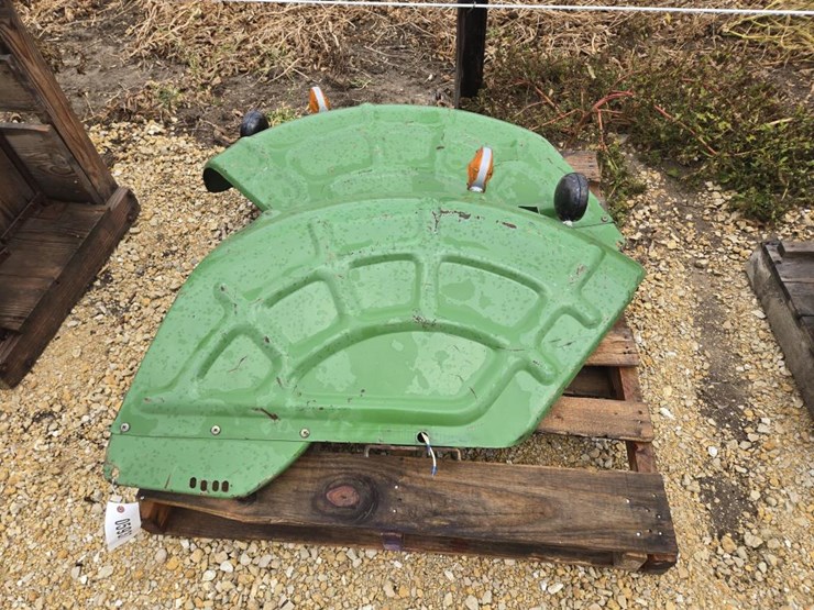 #5937-•-john-deere-tractor-fenders-image-2