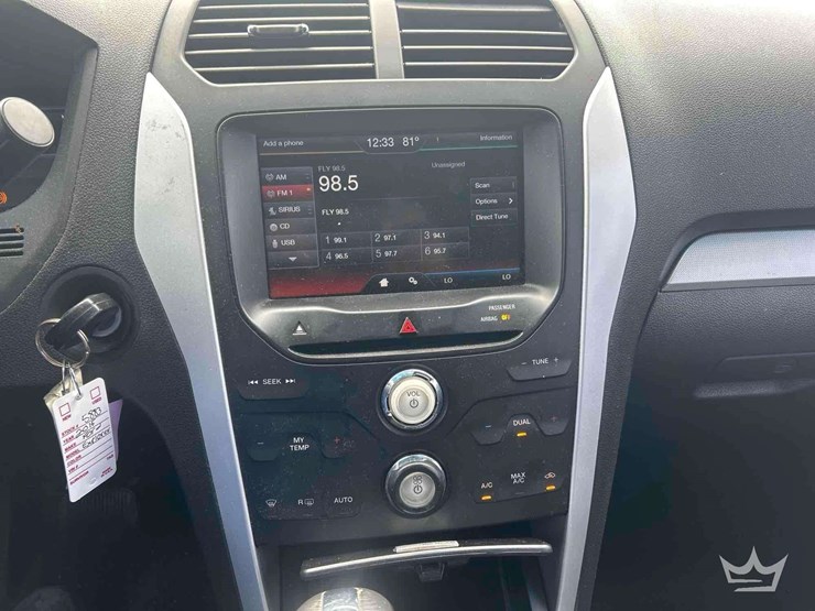 2015-ford-explorer-image-26