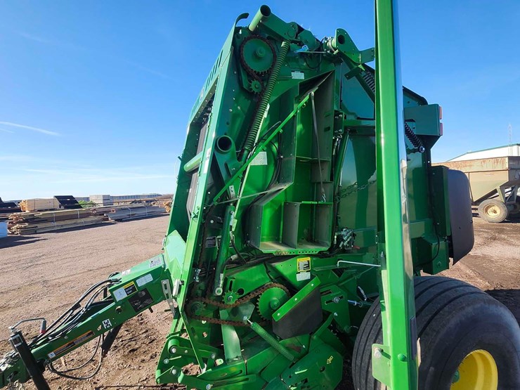 2021-john-deere-560r-image-12