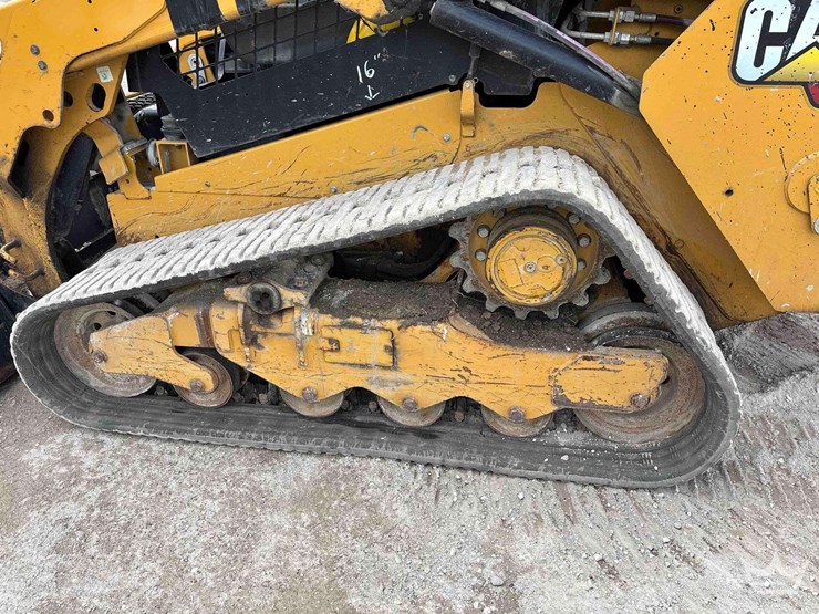 2023-caterpillar-259d3-image-17