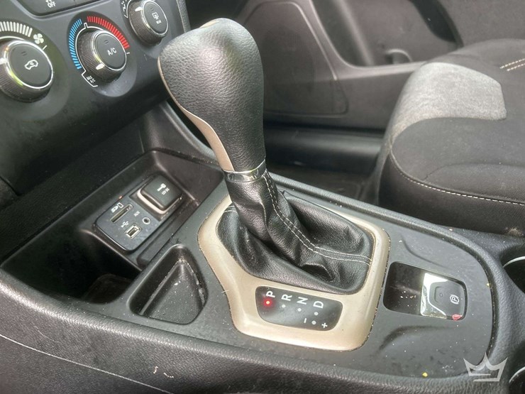 2014-jeep-cherokee-image-18