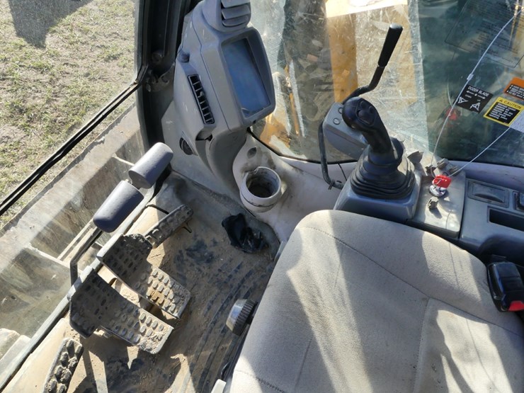 2021-deere-75g-image-15