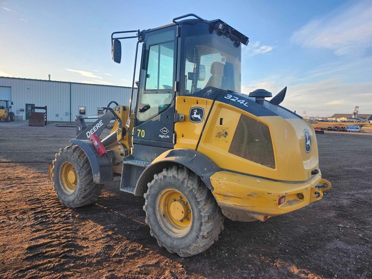 john-deere-324-image-7