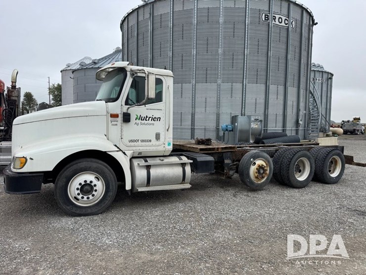 2006-ihc-9200i-truck-(pz14171,-unit-99451)-image-2