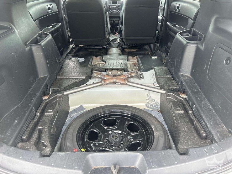 2016-ford-explorer-image-25