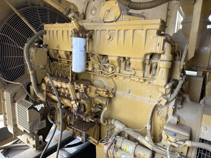 caterpillar-365-kw-image-25