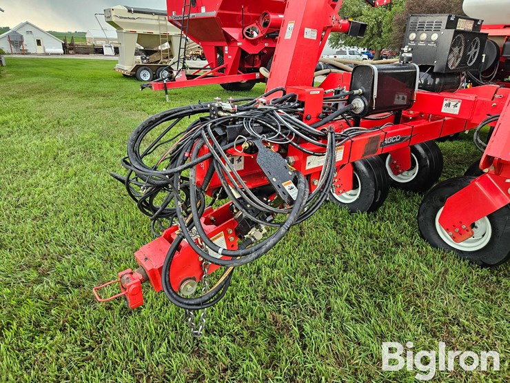 2007-white-8524c-24r20-planter-image-11