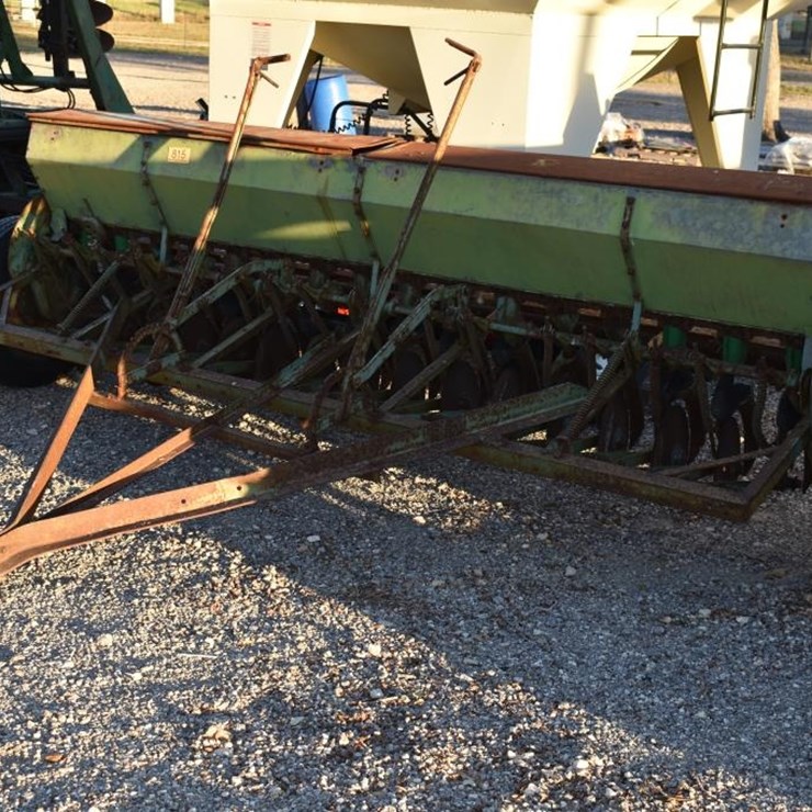 12' JD GRAIN DRILL