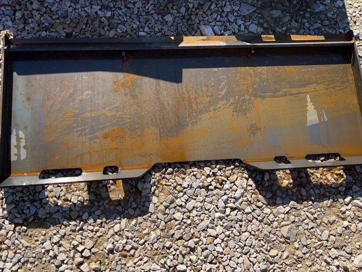 1/4in-skid-steer-mounting-plate-image-1