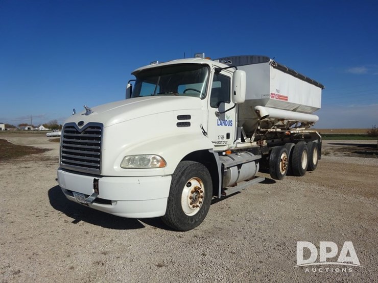 2004-mack-vision-dry-tender-truck-(pz14165,-unit-17539)-image-1