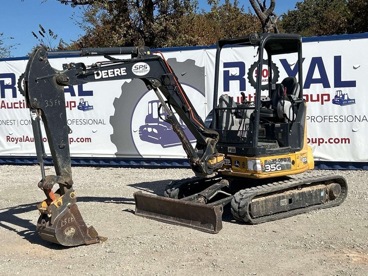 2017-deere-35g-image-1