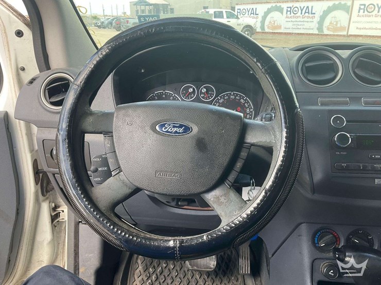 2012-ford-transit-connect-image-14