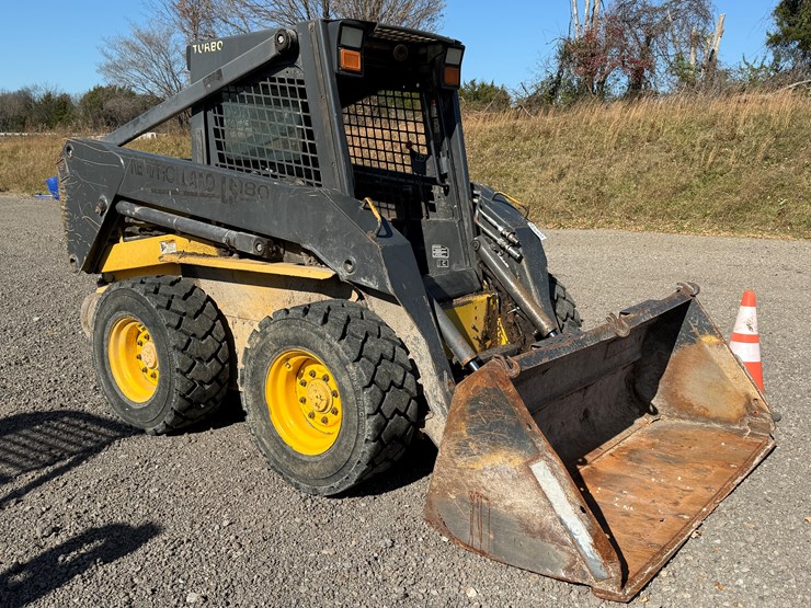 new-holland-ls180-image-1