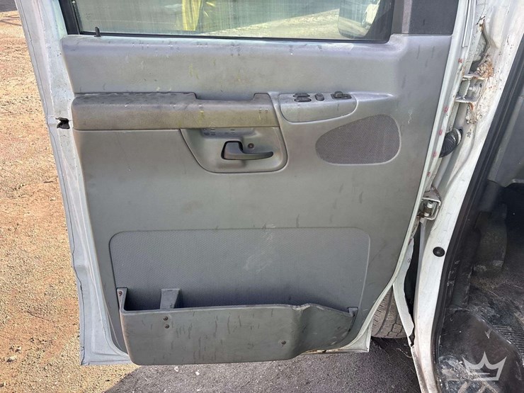 2008-ford-e350-image-14