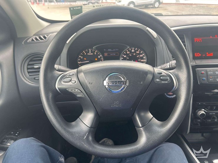 2015-nissan-pathfinder-image-13