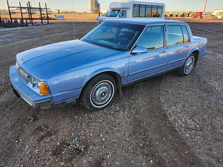 1985-oldsmobile-ninety-eight-regency-image-42