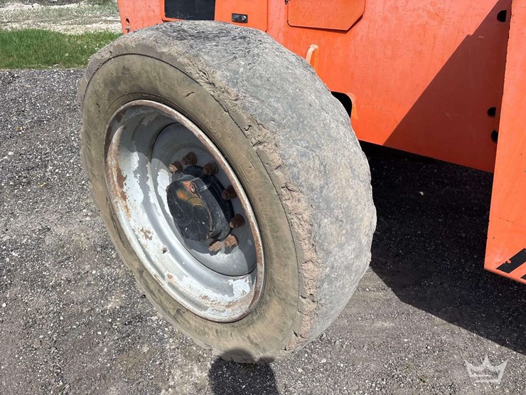 2017-sky-trak-6036-image-36