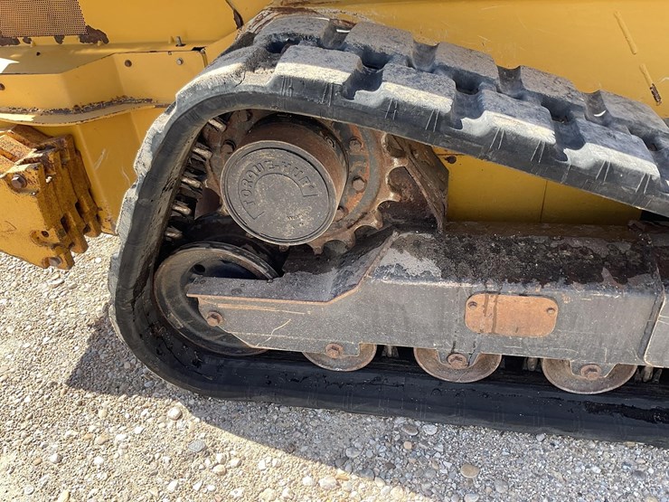 2015-deere-323e-image-6