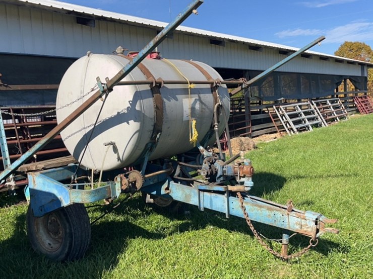 john-blue-sprayer-image-2