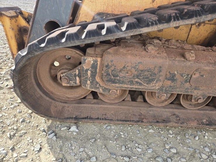 john-deere-329d-image-47