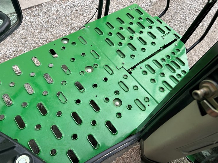 2013-john-deere-9560rt-image-49