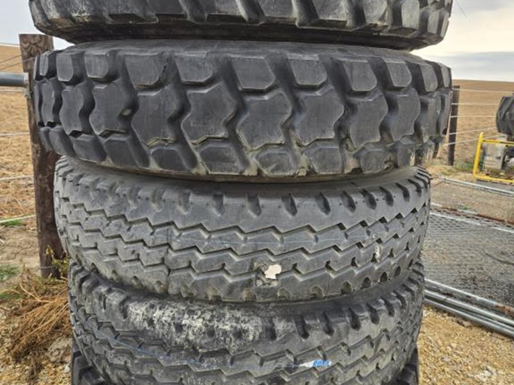 #5922-•-(5)-12.00-r-24-tires-&-rims-image-1