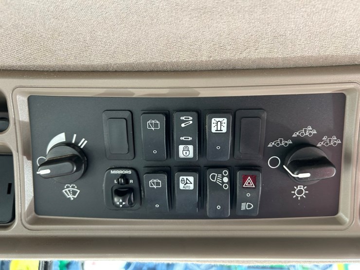 2013-case-ih-steiger-550-image-41