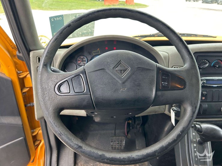 2013-international-durastar-4300-image-17