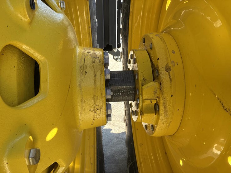 2024-john-deere-8r-410-image-61