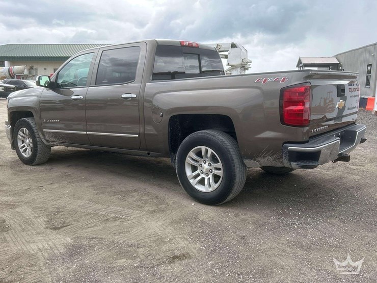 2014-chevrolet-silverado-4x4-crew-cab-pickup-truck-image-4