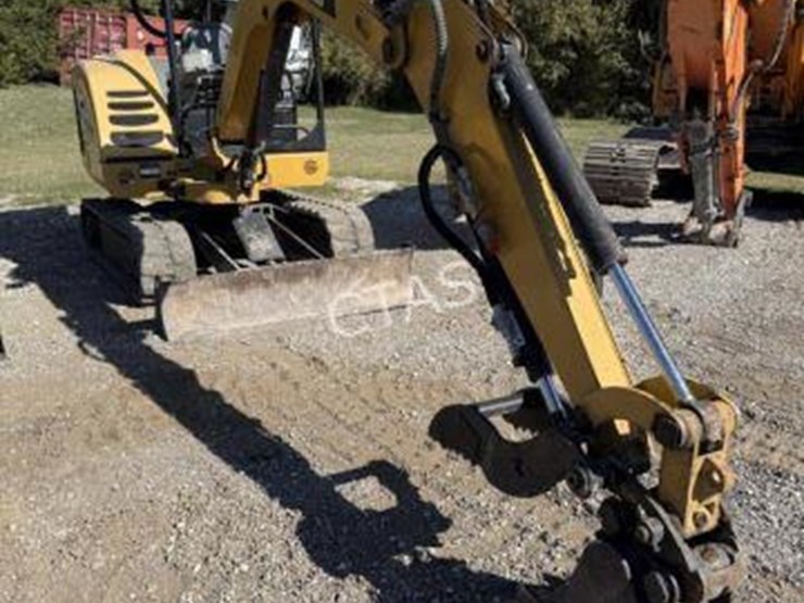 2011-caterpillar-302.5-image-2