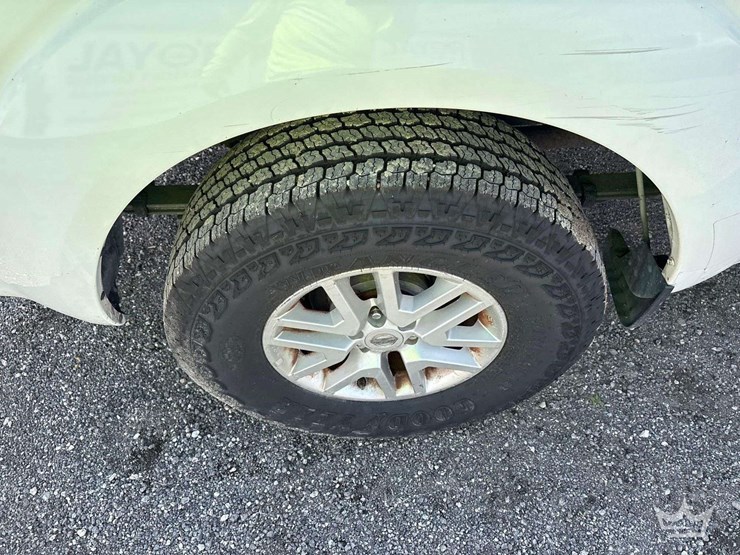 2016-nissan-frontier-image-23