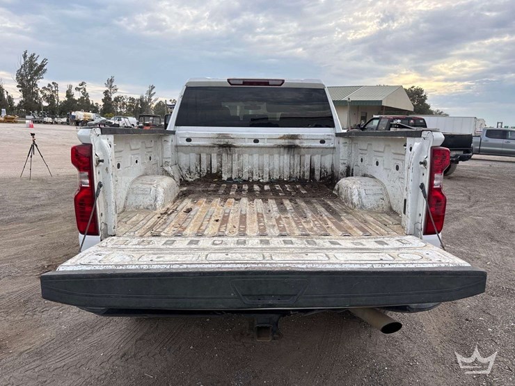 2021-chevrolet-silverado-2500hd-image-22