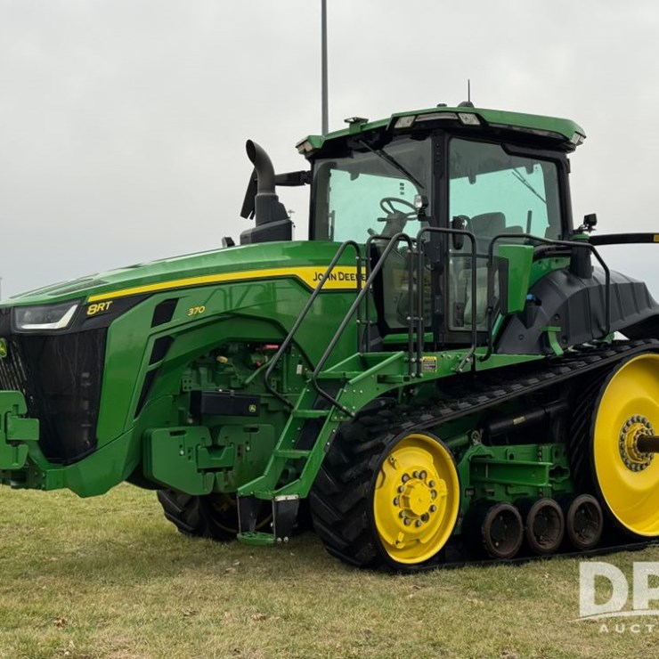 2022 JOHN DEERE 8RT 370