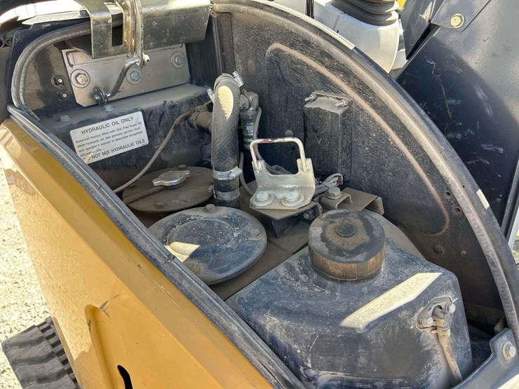 2017-deere-35g-image-11