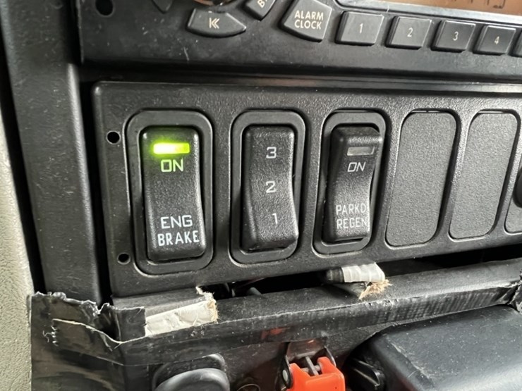 2013-international-7500-s/a-dump-truck-image-31