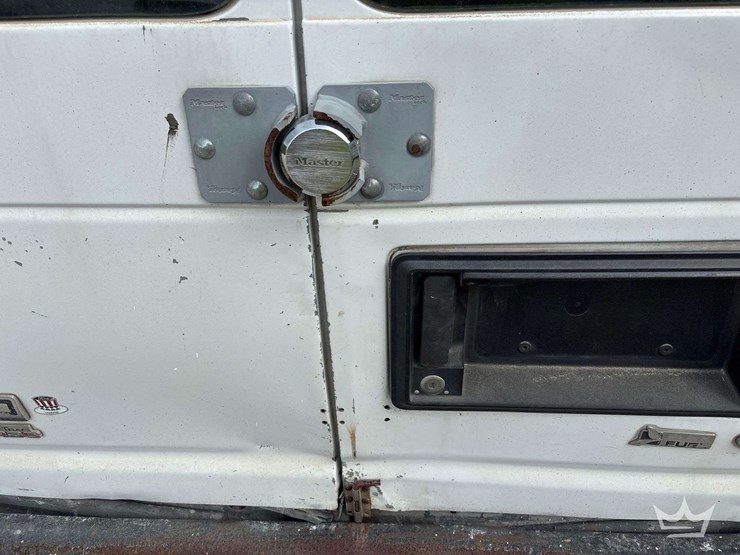 2009-ford-cargo-image-17