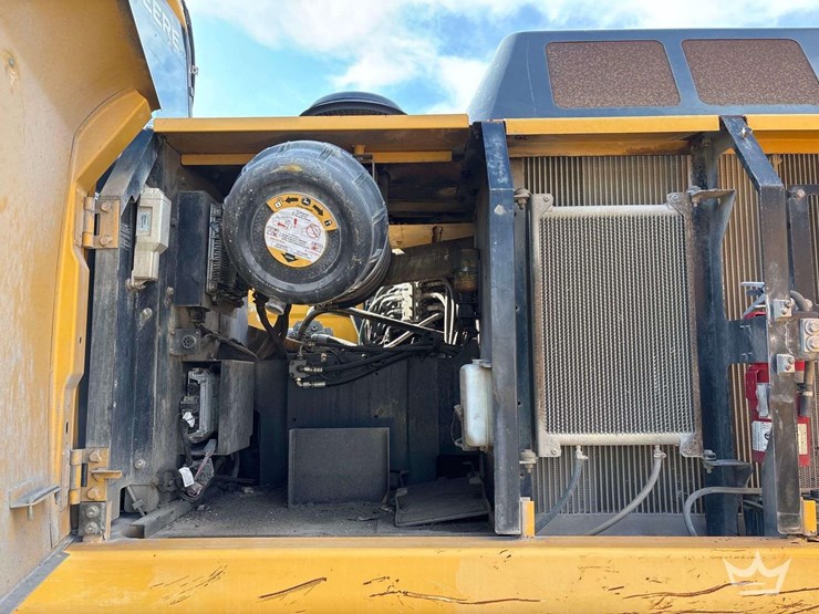 2013-deere-350g-lc-image-21