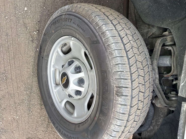 2021-chevrolet-silverado-2500hd-image-24