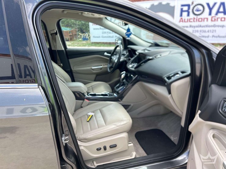 2015-ford-escape-image-26