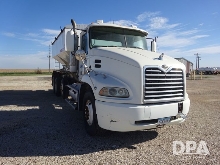 2004-mack-vision-dry-tender-truck-(pz14165,-unit-17539)-image-7