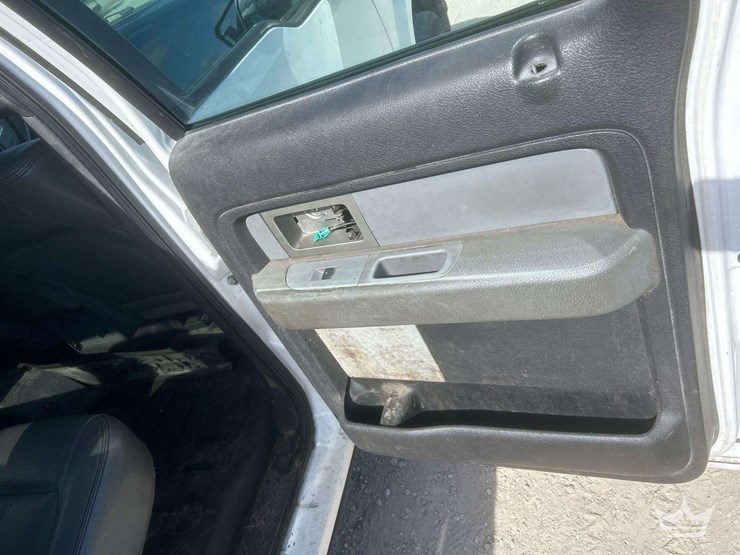 2011-ford-f150-image-17