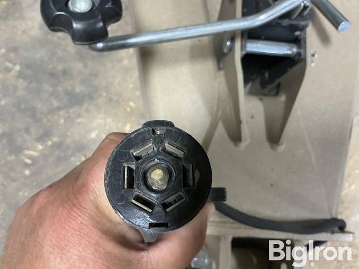 unverferth-seed-pro-410-4-box-seed-tender-image-11