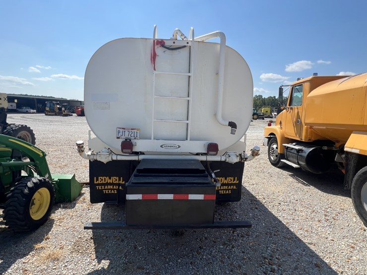 2018-international-7400-image-4