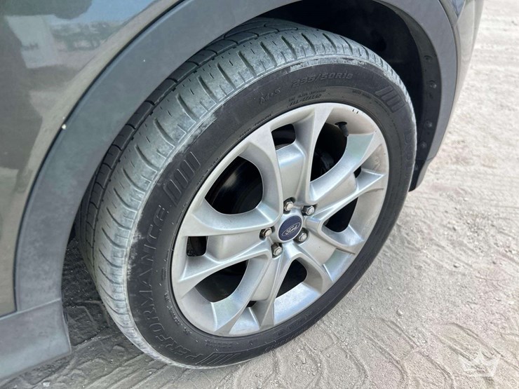 2015-ford-escape-image-28