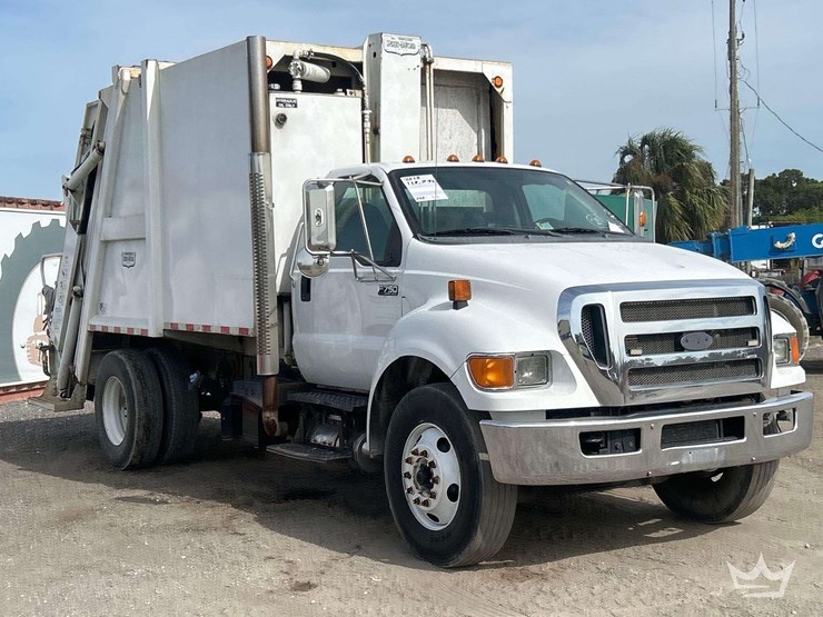 2013-ford-f750-image-2