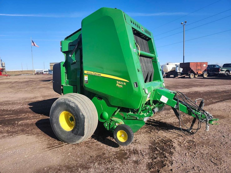 2021-john-deere-560r-image-2
